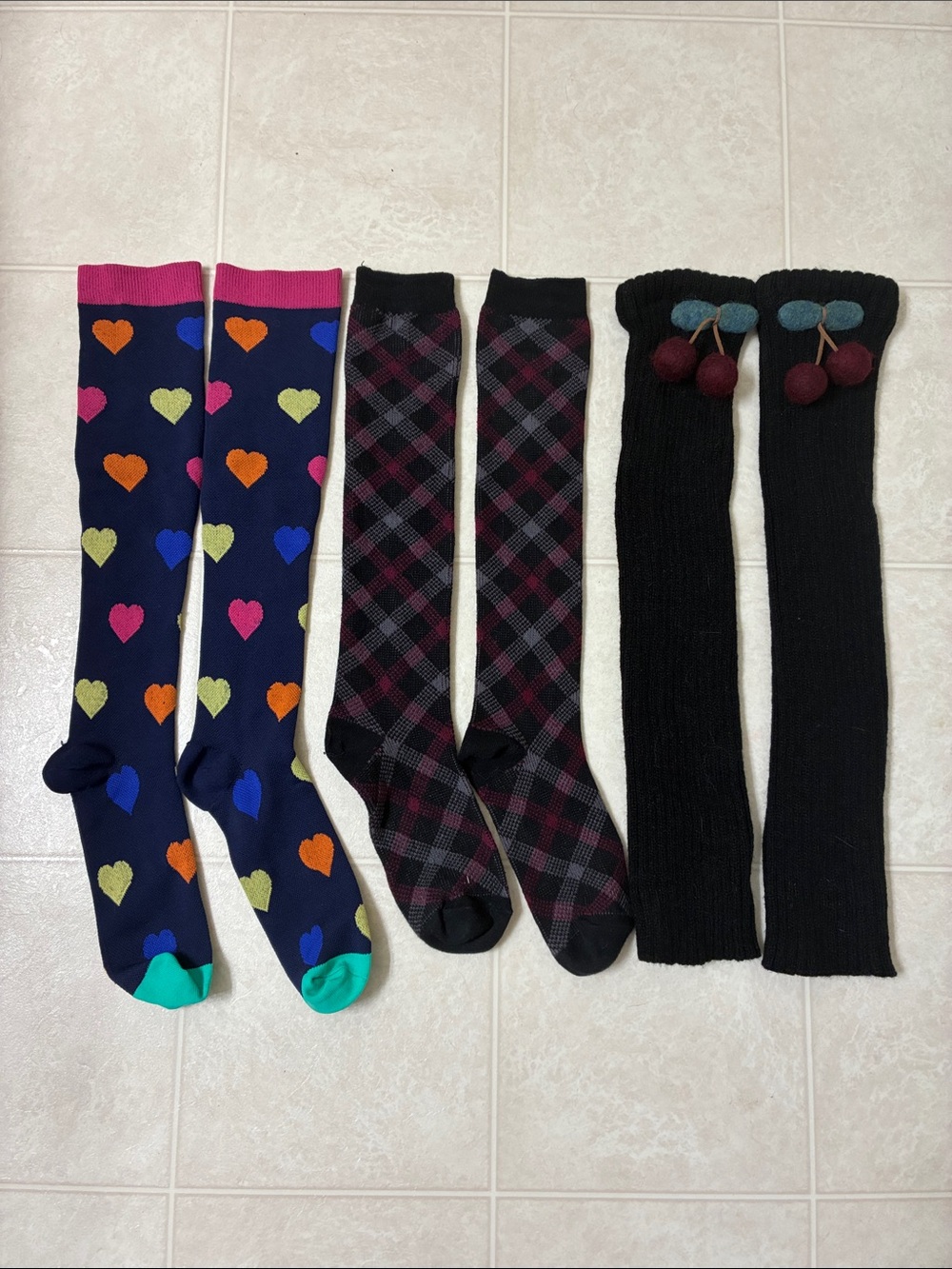 🌷3 for $25🌷Unbranded, US OS, 2 Pairs Of Socks & 1 Pair Of Leg Warmers